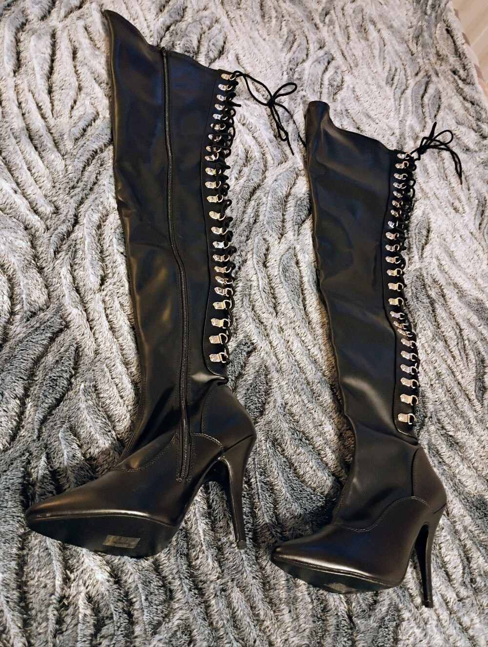 Pleaser USA 8 Inch Heels Lace Up Knee High Boots Size 9